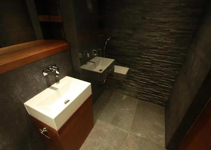 Modern & Resto Apartments